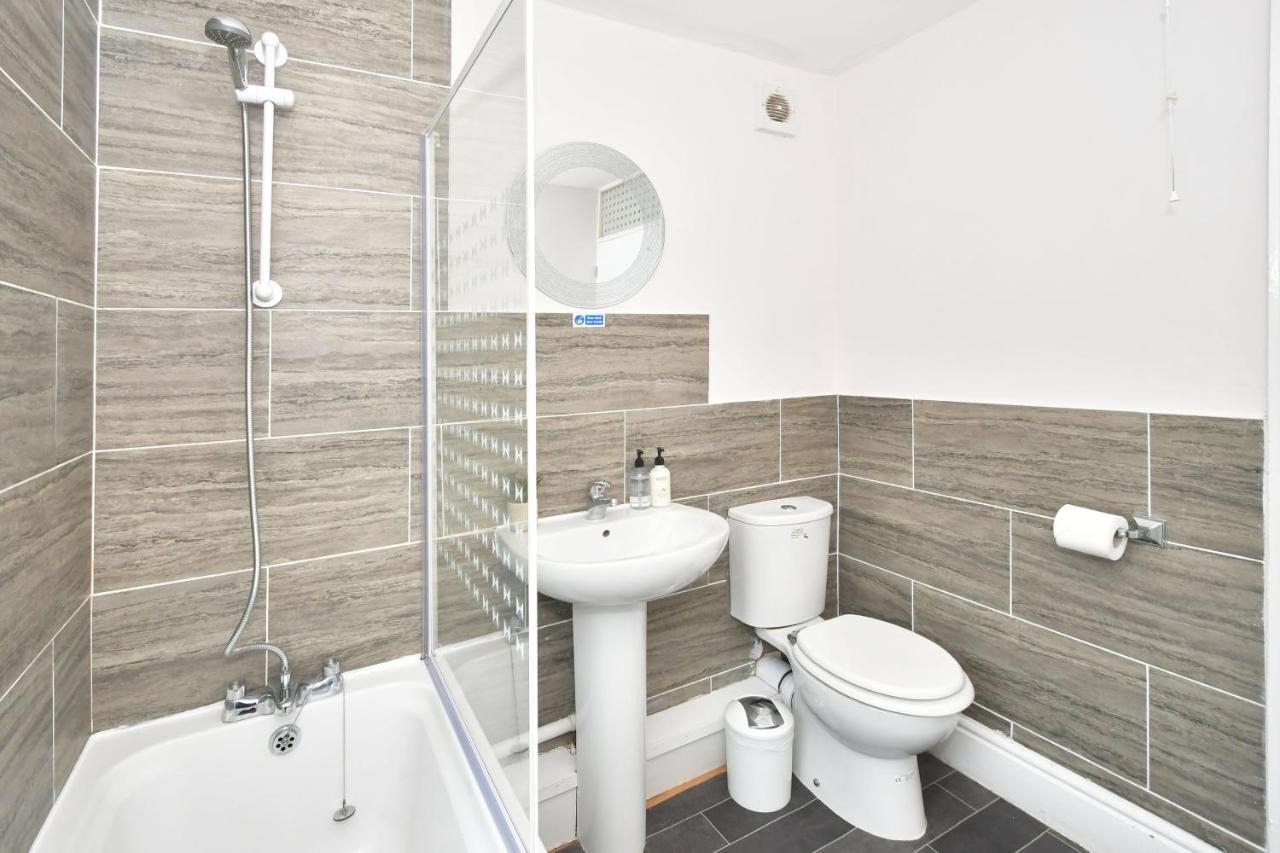 Wistaston House By Yourstays 5 Double Bedrooms And 2 Bathrooms, Great For Groups! Book Now! Crewe Exterior photo