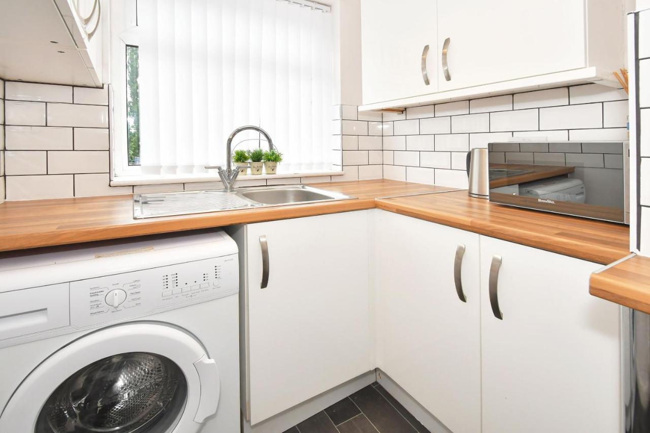 Wistaston House By Yourstays 5 Double Bedrooms And 2 Bathrooms, Great For Groups! Book Now! Crewe Exterior photo