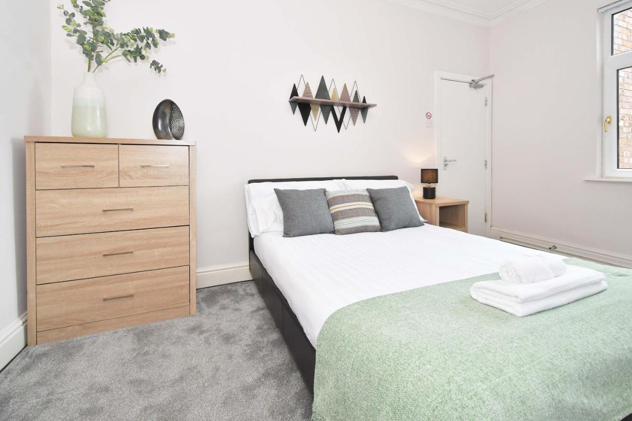Wistaston House By Yourstays 5 Double Bedrooms And 2 Bathrooms, Great For Groups! Book Now! Crewe Exterior photo